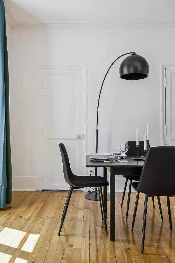 Trocadero & Eiffel Tower - Cityapartmentstay Paris 0*,  France