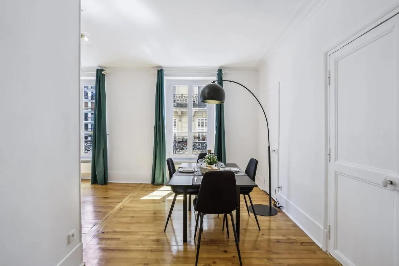 Trocadero & Eiffel Tower - Cityapartmentstay Paris Apartment