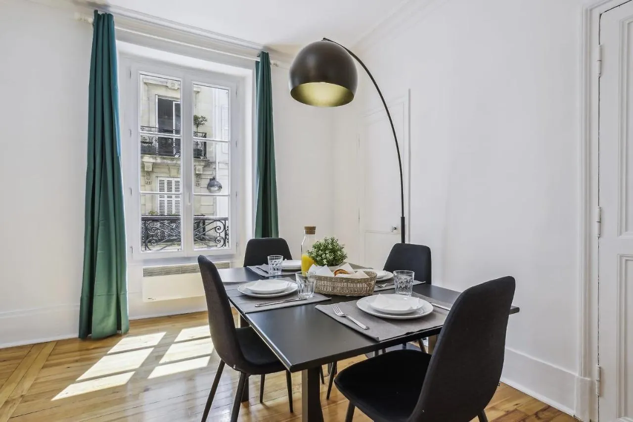 Apartment Trocadero & Eiffel Tower - Cityapartmentstay Paris France